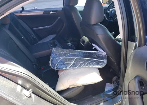 2017 Volkswagen Jetta Se z USA, uszkodzony, nr VIN 3VWDB7AJXHM393085